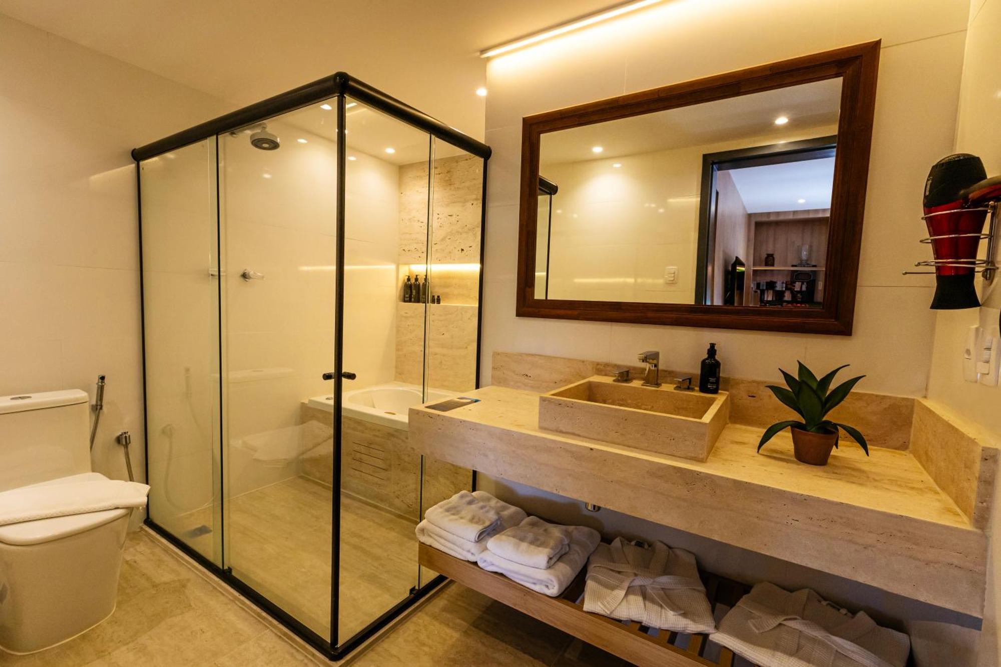 King Suite Spa Bath