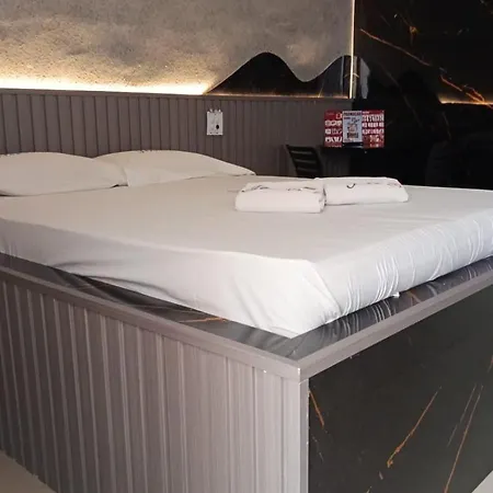Motel Flex Love (Adults Only)-3